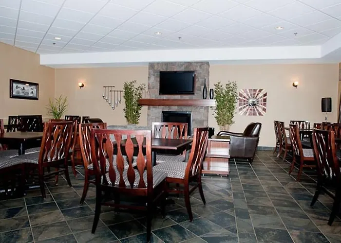 Paradise Inn And Suites